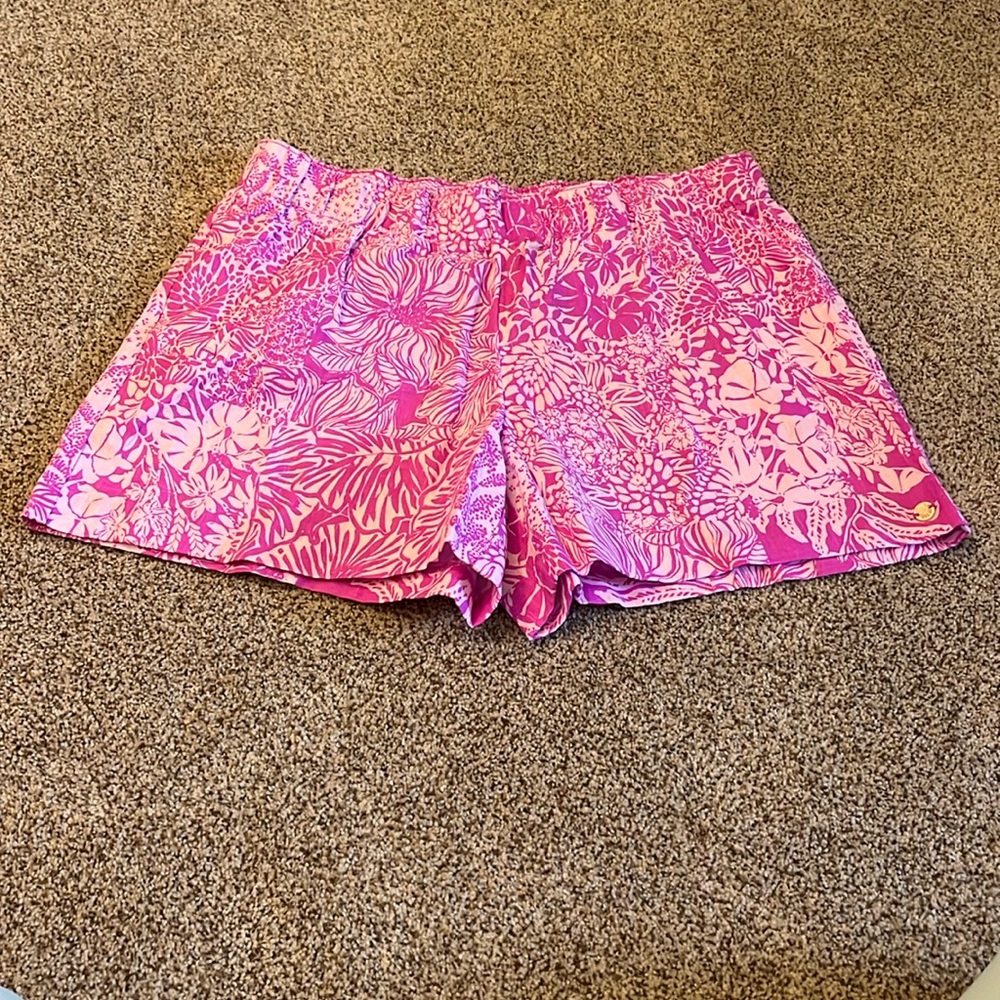 Lilly Pulitzer … Lilo linen short… Size medium